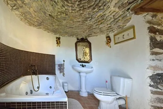 Chateau De Taussac فندق مبيت وإفطار 3*